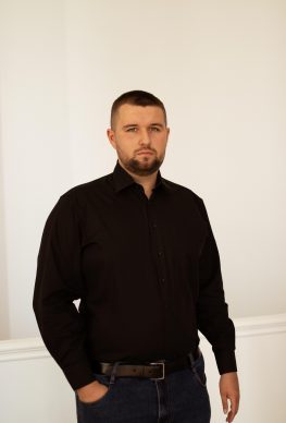 Владислав Литвяк - СЕО (головний виконавчий директор) Владислав Литвяк - СЕО (головний виконавчий директор)